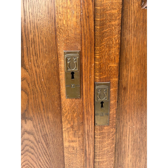 1930's Vintage Mission Solid Oak Server Art & Style Sideboard Attributed, 1 shelf , 1 drawer and 3 doors no key , we are...