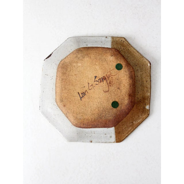 Ceramic Vintage Studio Pottery Plate by Laurie Sargent, 1982 For Sale - Image 7 of 7