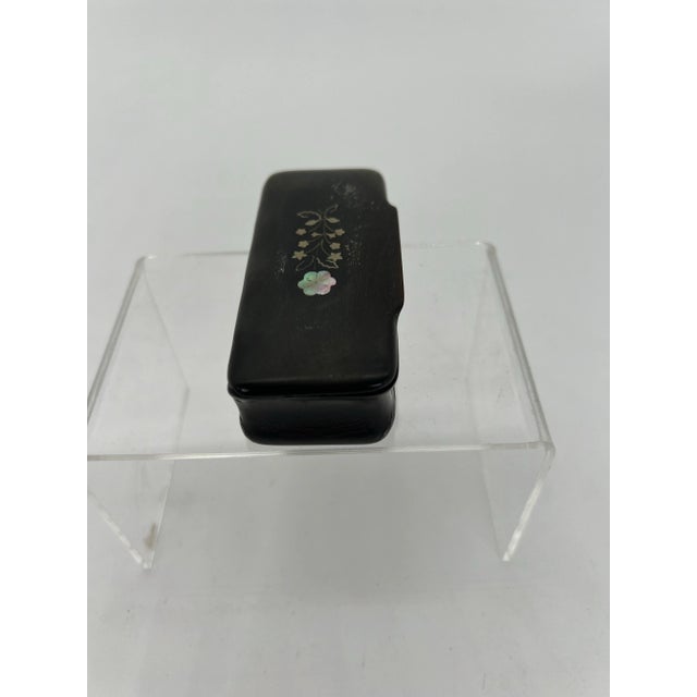 Antique Victorian Era Solid Horn Snuff Box Pique Inlay For Sale - Image 10 of 12