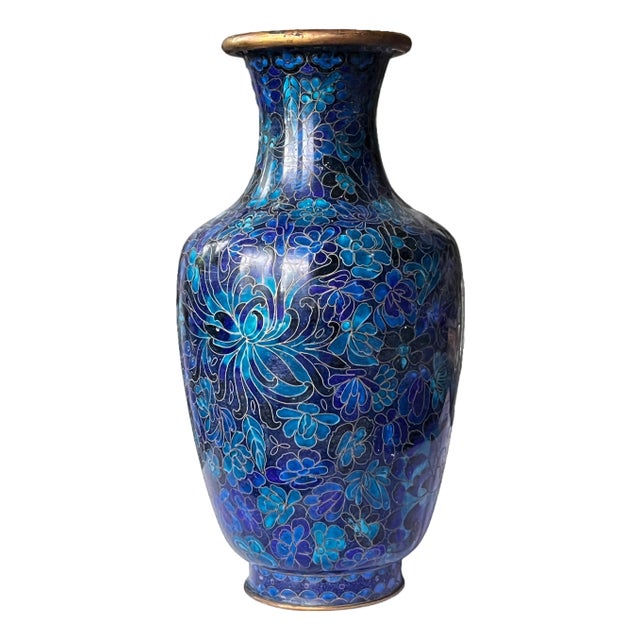 Republic Period Chinese Cloisonné Vase With Cobalt and Turquoise Floral Design (C. 1920–1940s) For Sale