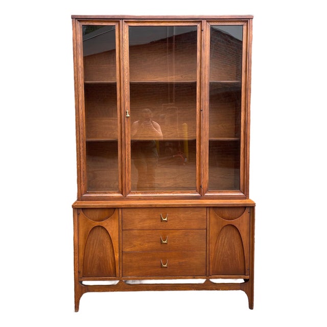 Broyhill Brasilia Two-Piece Walnut Mid Century Modern Hutch China Cabinet For Sale