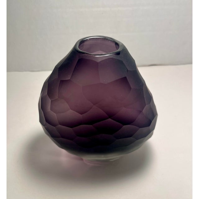 Mid-Century Modern Vintage Murano Italy Dark Purple Hand Blown Faceted Art Glass Vase For Sale - Image 3 of 8