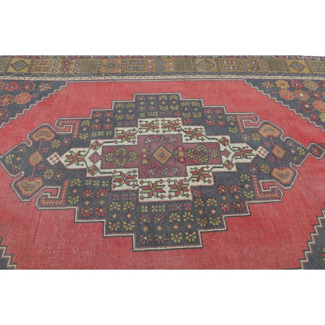 Art Deco Vibrant Vintage Konya Taspınar Rug – Bold Geometric Medallion & Rich Anatolian Colors - 4' 2''x 7' 11'' For Sale - Image 3 of 10
