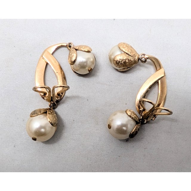 Vintage 1950s Signed Napier Goldtone Faux-Pearl Drop Clip Earrings-2 Pieces For Sale - Image 12 of 12