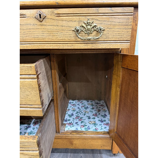 Antique Late Victorian Eastlake Style Golden Oak Washstand Commode For Sale - Image 14 of 15