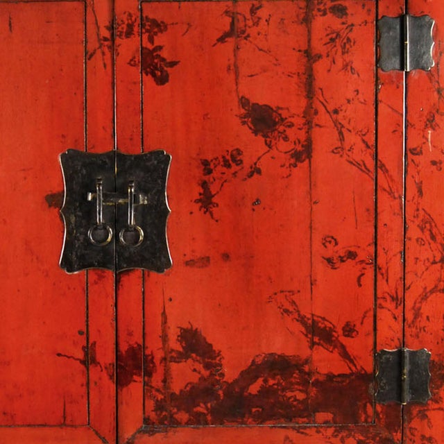 Mid 19th Century Pair of Chinese Red Lacquer Cabinets With Birds in Flight, C. 1850 For Sale - Image 5 of 14