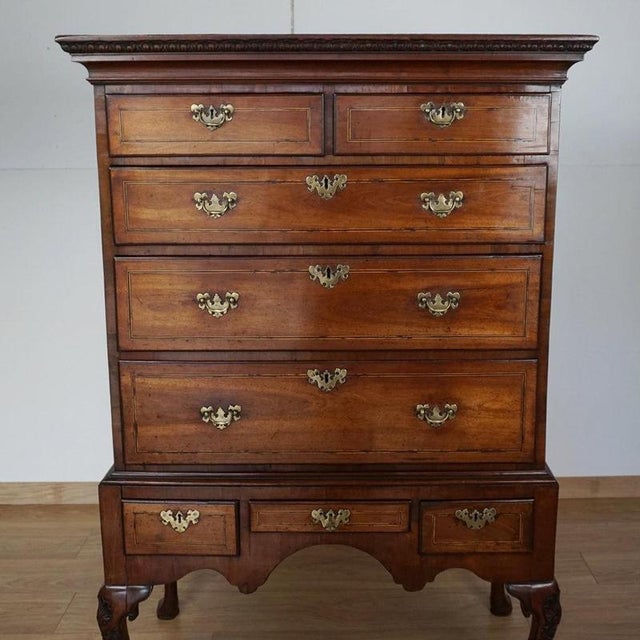 George II Walnut Chest on Stand with Cabriole Legs For Sale - Image 3 of 18