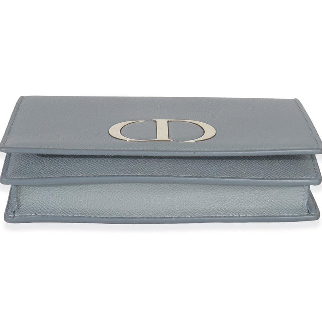 2020s Blue Grained Calfskin 30 Montaigne 2-in-1 Pouch For Sale - Image 5 of 9