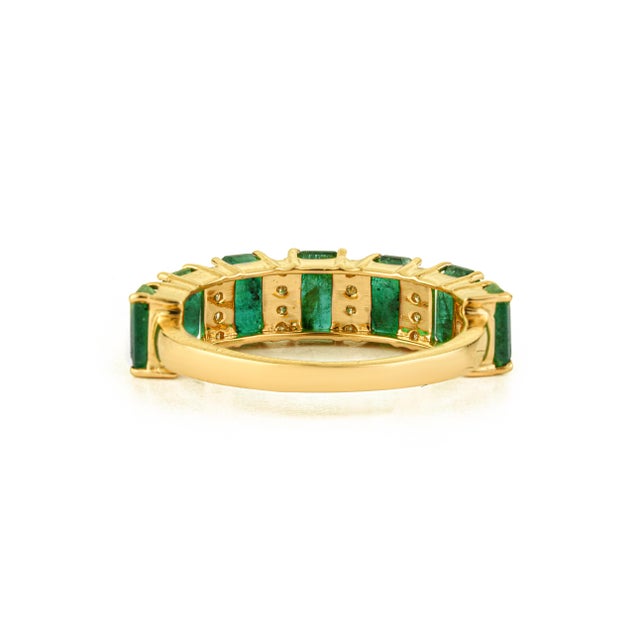 VRJewels 2.2ct Emerald & Diamond Half Band Ring in 18k Yellow Gold Size 6 For Sale - Image 10 of 18