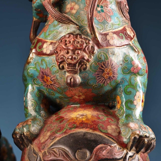 Late 19th Century Pair of Cloisonné Enamel Guardian Lion Joss Stick Holders, 14000g Total For Sale - Image 9 of 9