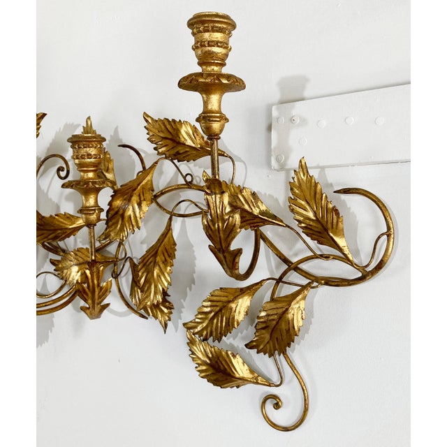 Vintage Italian Hollywood Regency Style Gilt Leaf Wall Sconce For Sale In Kansas City - Image 6 of 6