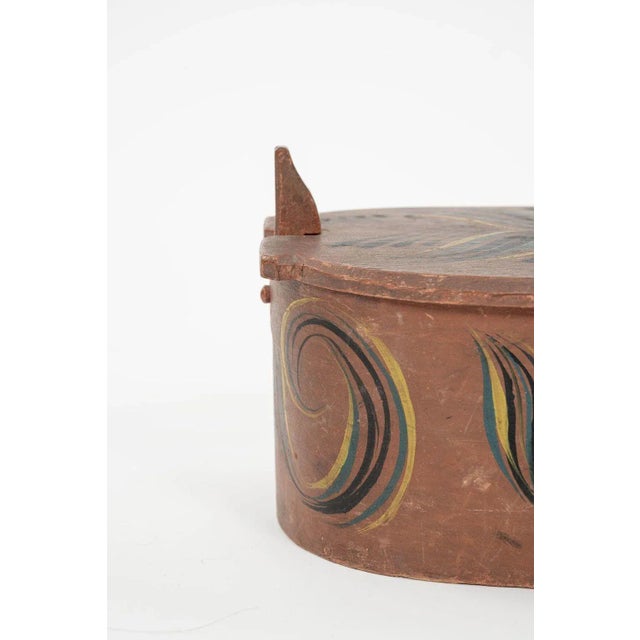 Scandinavian Tine, or Svepask, Painted Bentwood Oval-Shape Box For Sale - Image 4 of 12