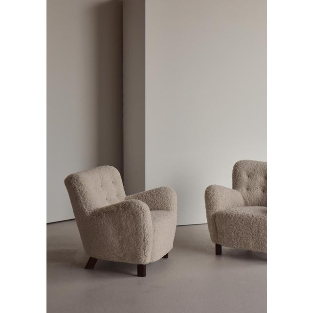 Wonderful pair of fritz hansen model fh-1669 lounge chairs from the original licensed production in the 1940s. The chairs...