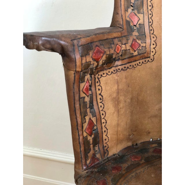 Mexican Equipale Folk Art Chair With Hand-Painted Bullfight Scene 1930s For Sale - Image 6 of 12