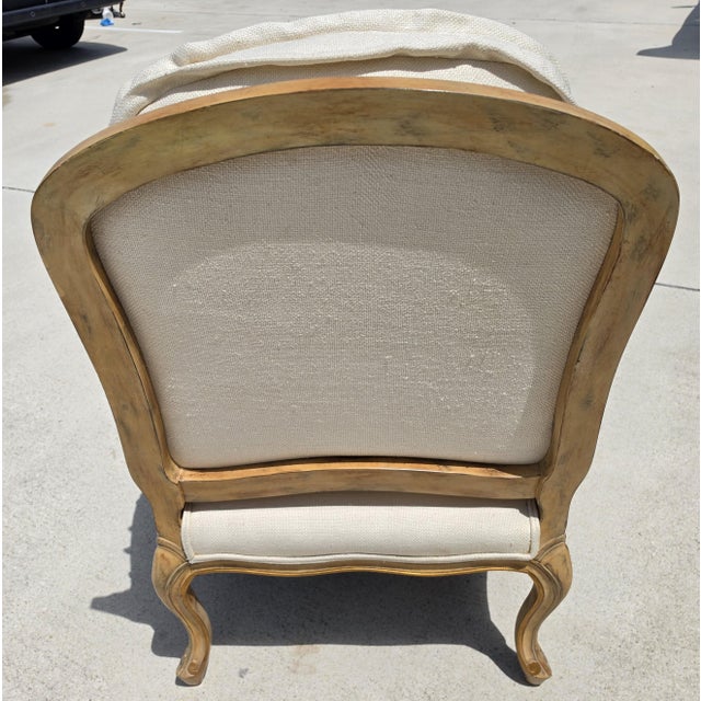 1990s Beverly Furniture French Louis XV Fauteuil Off-White Heavy Linen Lounge Chair For Sale - Image 5 of 15