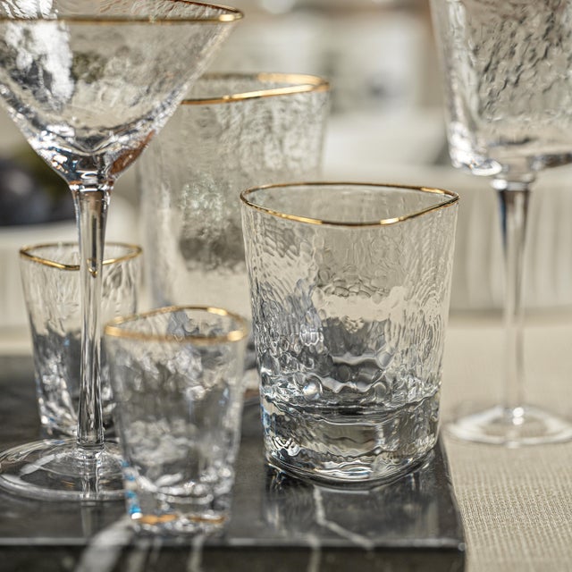 Aperitivo Triangular Shot Glass - Set of 4 The Aperitivo Triangular collection is a stylish addition to any home bar. The...