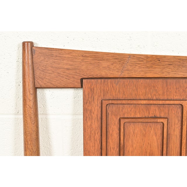 1960s Broyhill Sculptra Mid-Century Modern Walnut Full Size Headboard, 1960s For Sale - Image 5 of 10
