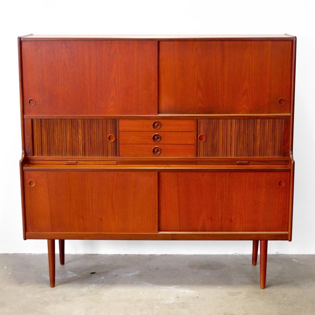 Mid-Century Modern 1950s J. Skaaning & Søn Møbelfabrik Teak Highboard Designed by Johannes Andersen For Sale - Image 3 of 9
