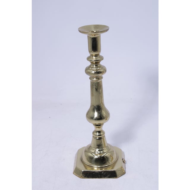 1970s Pair of Virginia Metalcrafters Harvin Brass Candlesticks For Sale - Image 5 of 16