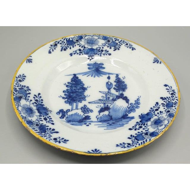 Mid-Century Modern 18th-Century Dutch Delft Plates Marked De Klaeuw, a Pair For Sale - Image 3 of 10