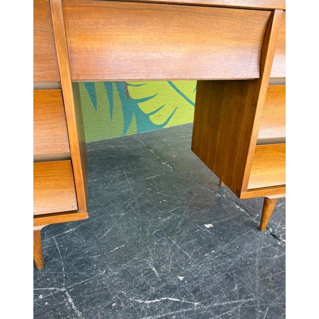 Johnson Carper Mid Century Johnson Carper Brentwood Desk For Sale - Image 4 of 10