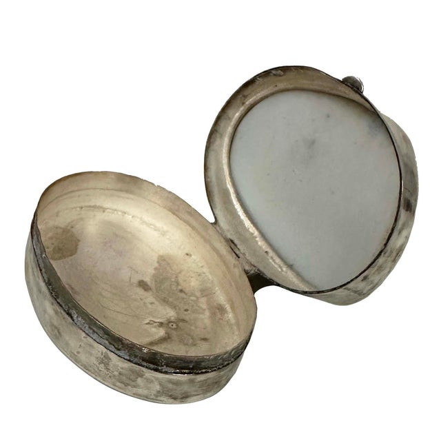 Antique Chinese Blue and White Porcelain Trinket/Rouge Box For Sale - Image 4 of 9