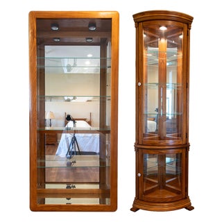 Vintage-Style Tall Oak Curio Display Cabinet W/ Illuminated Glass Shelves, Magnetic Doors & Antique Brass Knobs For Sale