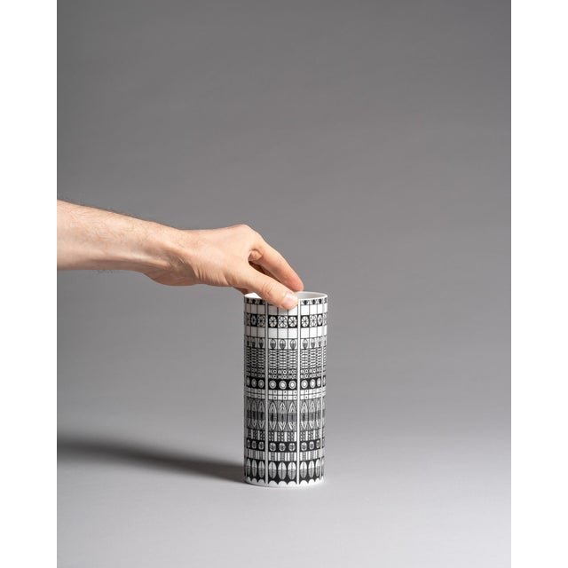 1960s Baumann German Graphic Porcelain Vases by Hans Theo for Rosenthal, 1960s, Set of 2 For Sale - Image 5 of 16