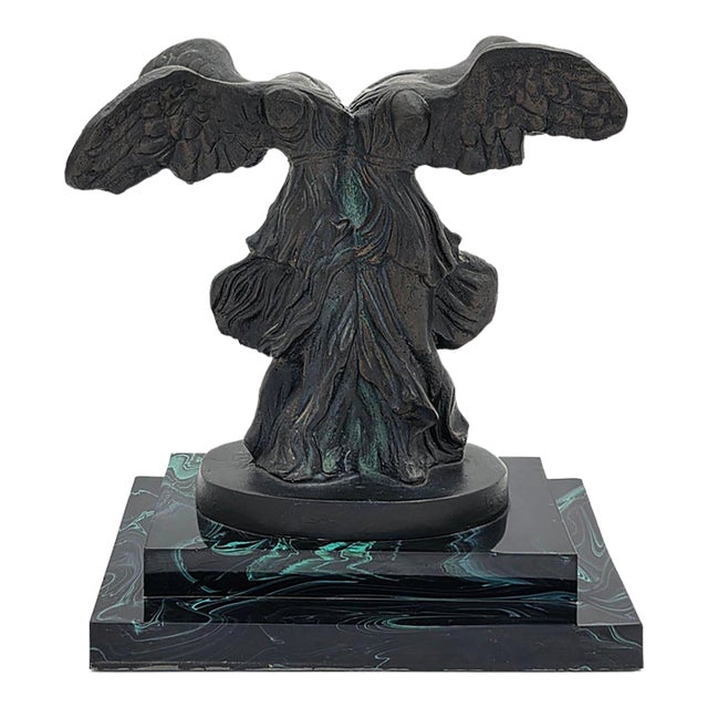 1960s Salvador Dalí Two Nikes Resin Sculpture on Marble Base For Sale