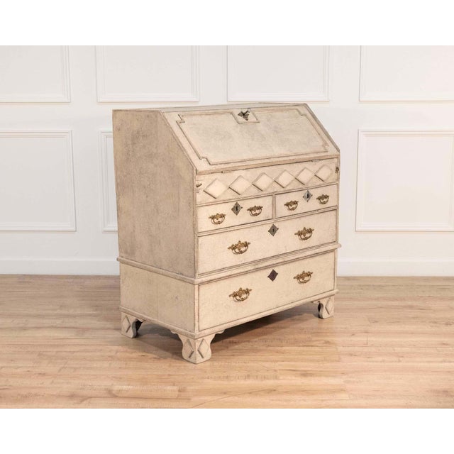 Gustavian (Swedish) 19th-century Scandinavian bureau with exquisite carved detailing For Sale - Image 3 of 16