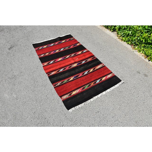 Size: 2.8 x 4.7 ft (81 x 138 cm) 32 x 55 inches Color: Red , Black , White , Blue , Pink Material: 100% Wool Fast...