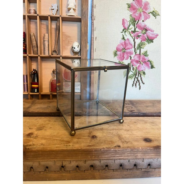 1970s Vintage Footed Brass Metal Glass Trinket Jewelry Box For Sale - Image 4 of 7