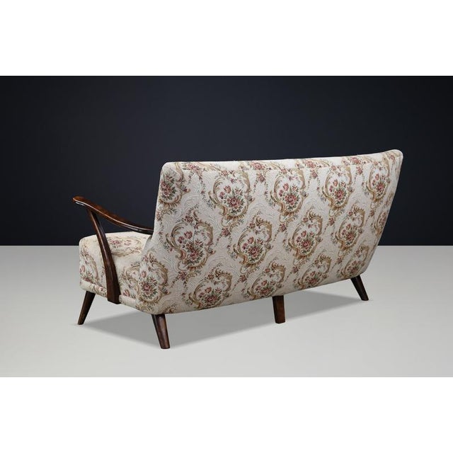 Italian Art Deco Walnut Sofa with Original Floral Upholstery, 1930s For Sale - Image 4 of 13