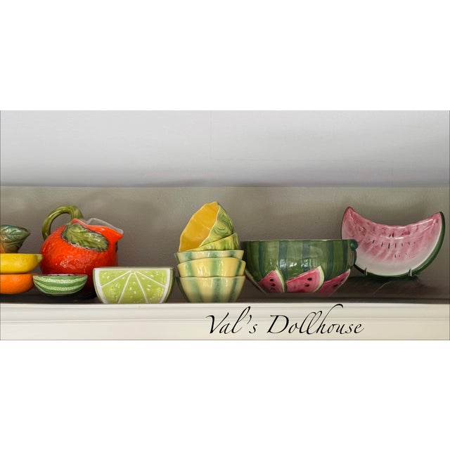 Made in Italy, here is an evergreen reminder of late summer. Functional as a small fruit plate or decorative on the shelf...