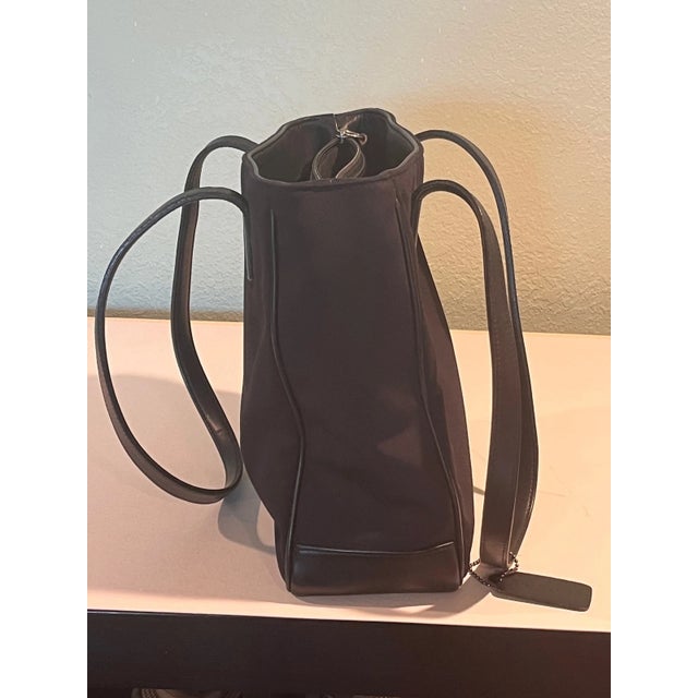 Mid-Century Modern Vintage Coach Black Nylon & Leather Tote Bag Shoulder Purse Creed Tag N6C-6204 For Sale - Image 3 of 6