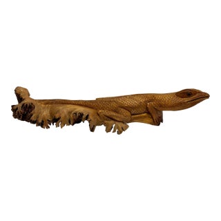 1970s Vintage Hand Carved Wood Lizard Folk Art Burlwood Carving For Sale