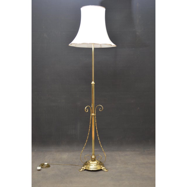 Arts and Crafts English Brass Height Adjustable Floor Lamp, 1900 For Sale - Image 12 of 13
