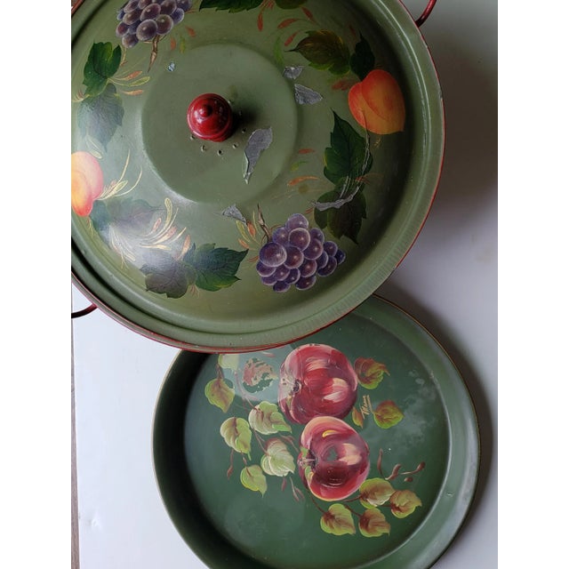 1960s Vintage Hand Painted Tole Large Bowl, Lid With Wood Handle & Round Tole Toleware Tray For Sale - Image 5 of 9