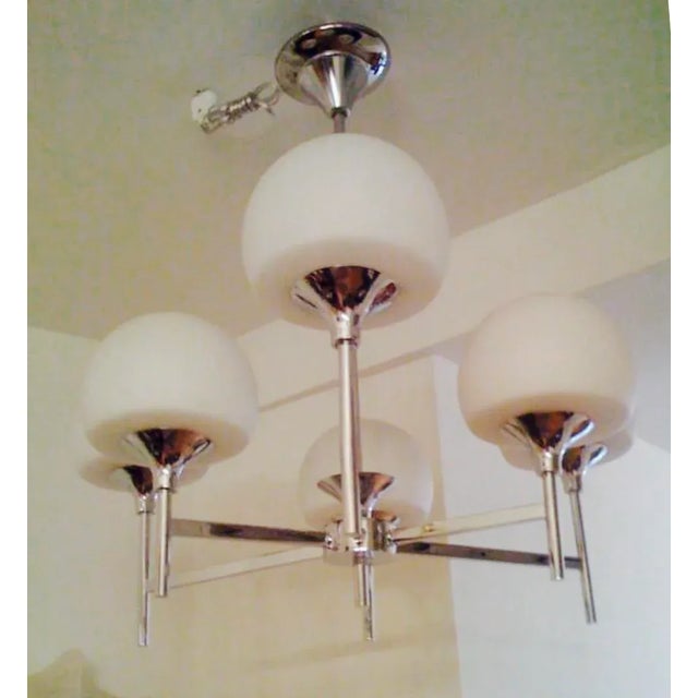 White & Chrome Reggiani Italian Chandelier For Sale In New York - Image 6 of 10