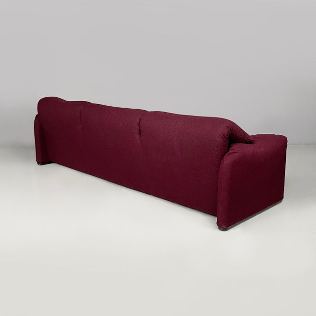 Cassina Italian Modern Burgundy Fabric Maralunga Sofa by Vico Magistretti for Cassina, 1970s For Sale - Image 4 of 14