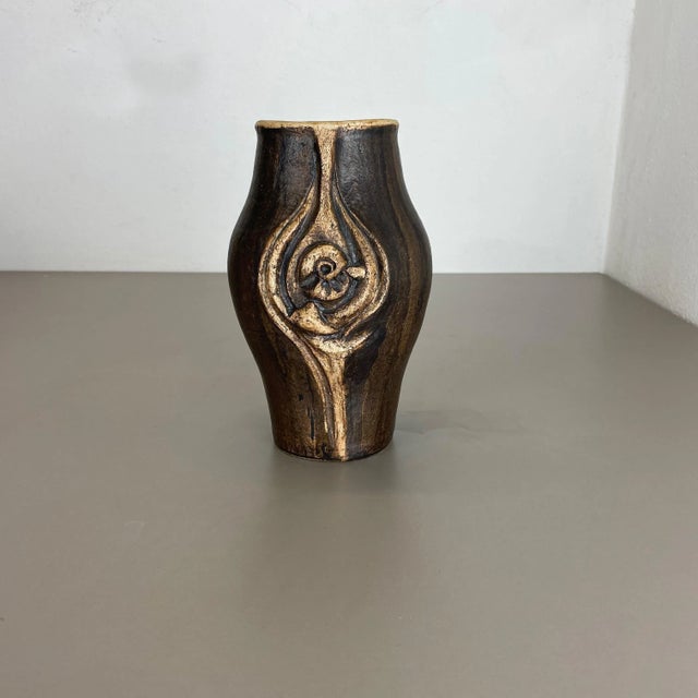 Ceramic stoneware object Designer and producer: Gerhard Liebenthron Information: Gerhard Liebenthron, Bremen *1925 †2005...