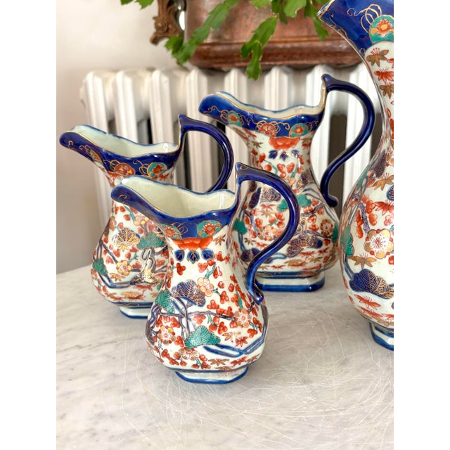 1940s Victorian Imari Style Ironstone Pitchers, Set of 4 For Sale - Image 5 of 11