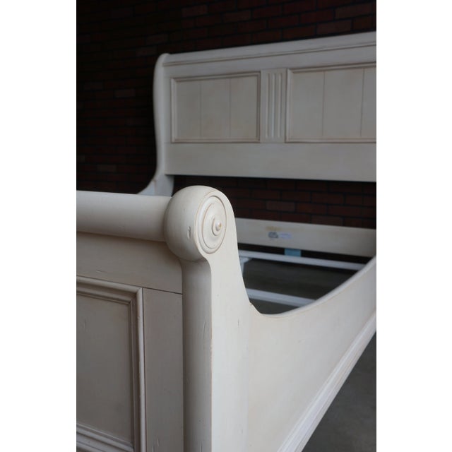 Ethan Allen New Country Queen Sleigh Bed For Sale - Image 6 of 8