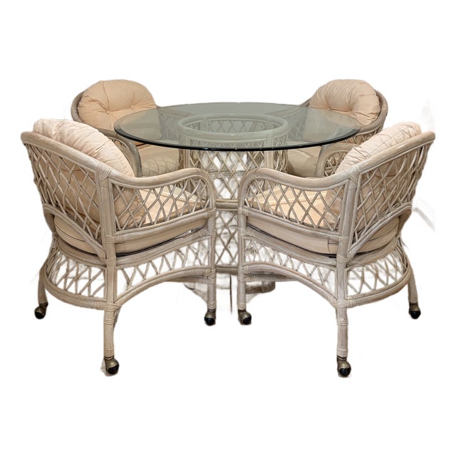 Coastal Vintage 1980s White-Wash Henry Link Wicker & Rattan 5-Piece Dining Set on Casters For Sale