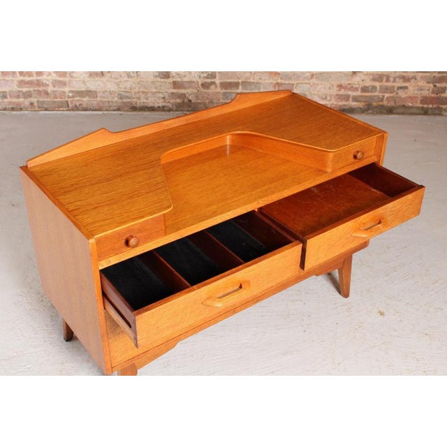 Brown Mid-Century Brandon Range Dressing Table in Oak from G-Plan, 1950s For Sale - Image 8 of 11