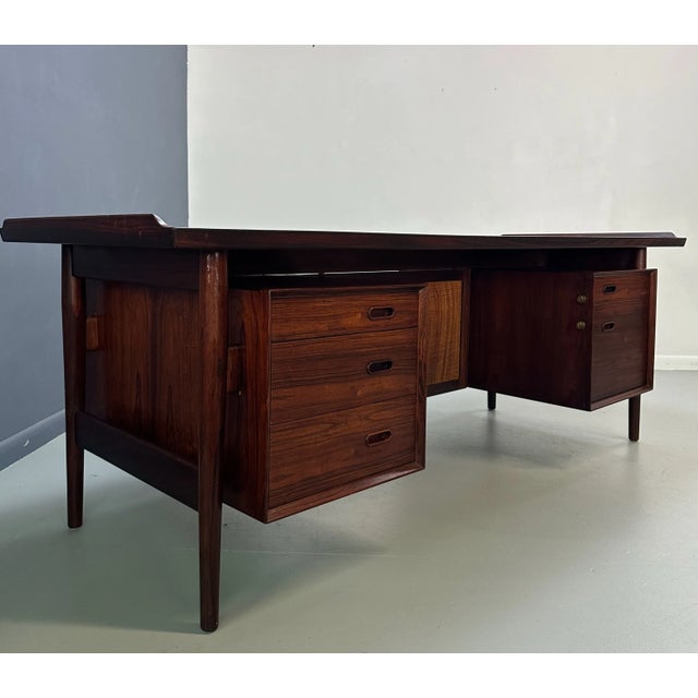 Mid-Century Modern Arne Vodder Rosewood Executive Desk 207 for Sibast, Denmark, 1960s For Sale - Image 3 of 17