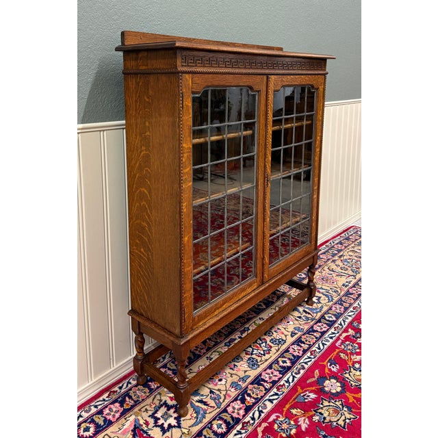 Antique English Bookcase Cabinet Double Door Leaded Wavy Glass Oak c.1930s For Sale - Image 13 of 18