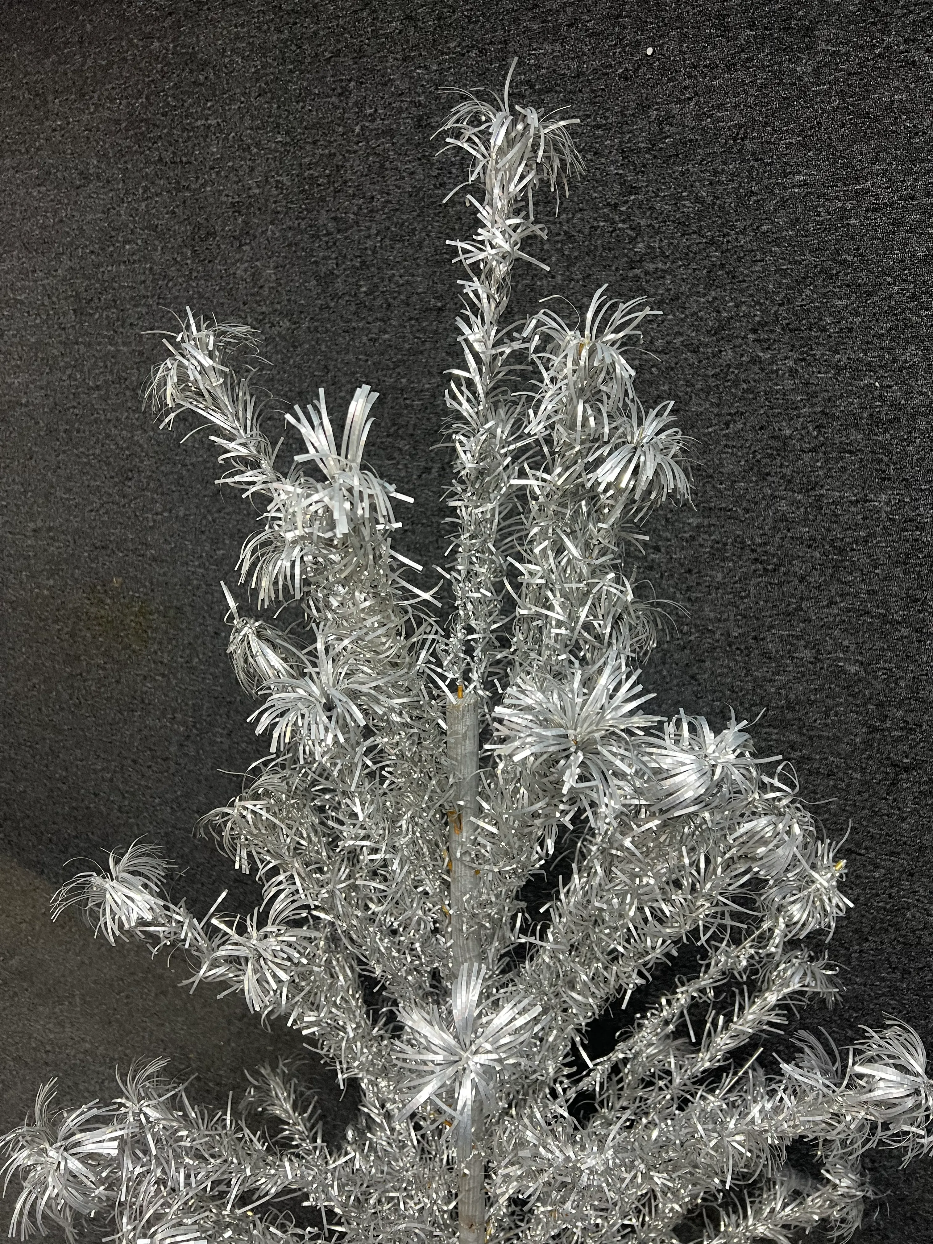vintage-pom-pom-aluminum-