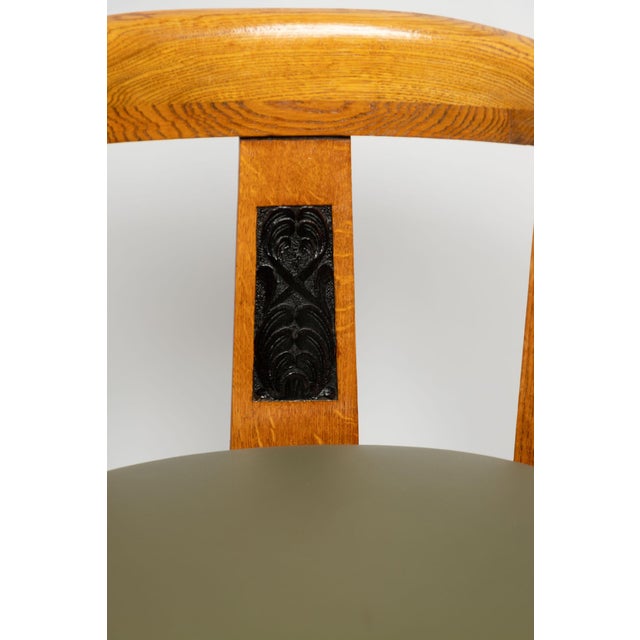 French Oak Armchair, 1890s, in Good conditions. Designed 1890 to 1919