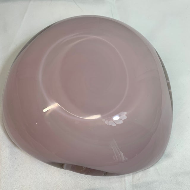 Vintage C. 1950s Alfredo Barbini Sommerso Cased Glass Vide-Poche in Shades of Pink With Bullicante and Gold Flecks For Sale In Chicago - Image 6 of 7